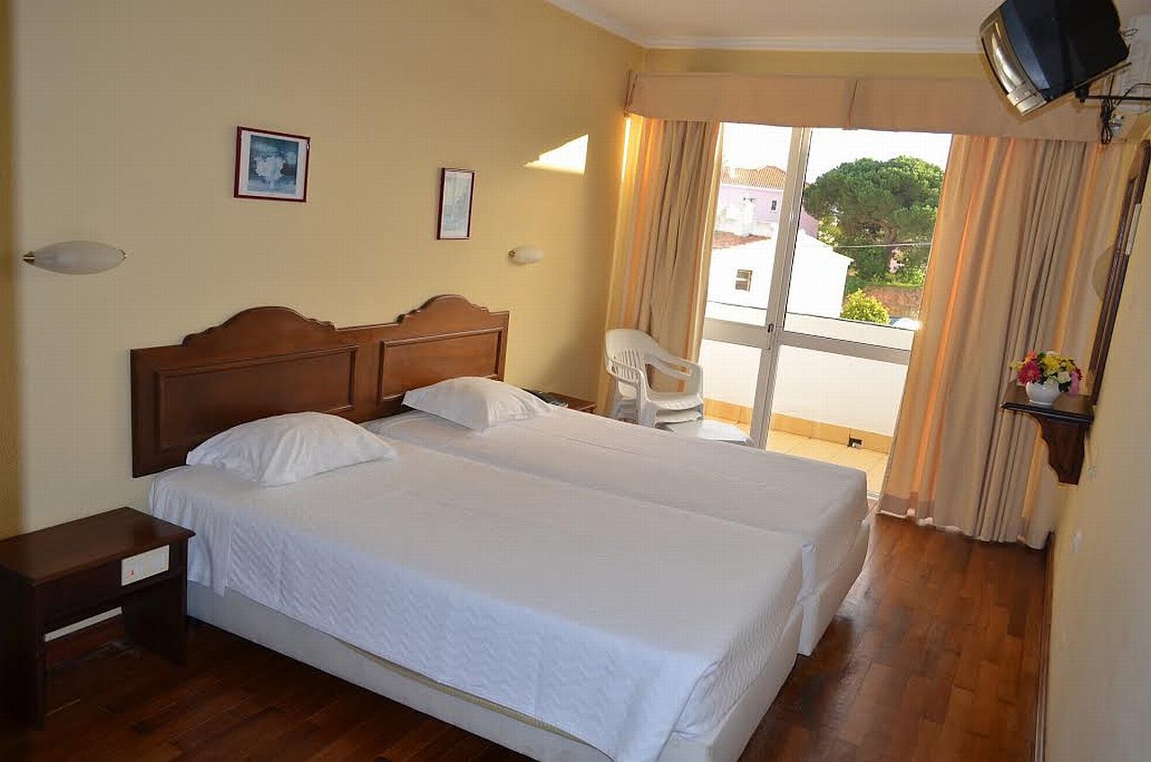 Wot Lagos Montemar Exterior photo